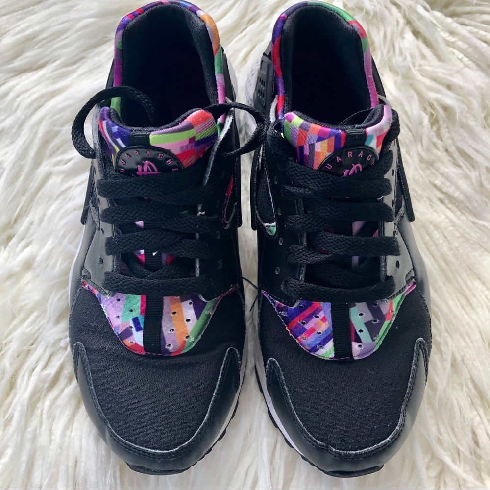 Nike Huarache girls’ grade school 5Y multicolor